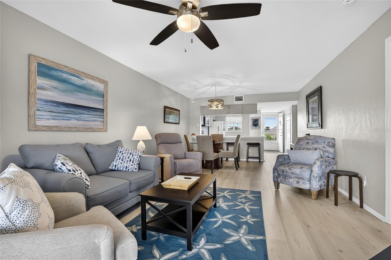 LAKES EDGE PH 03 - Residential