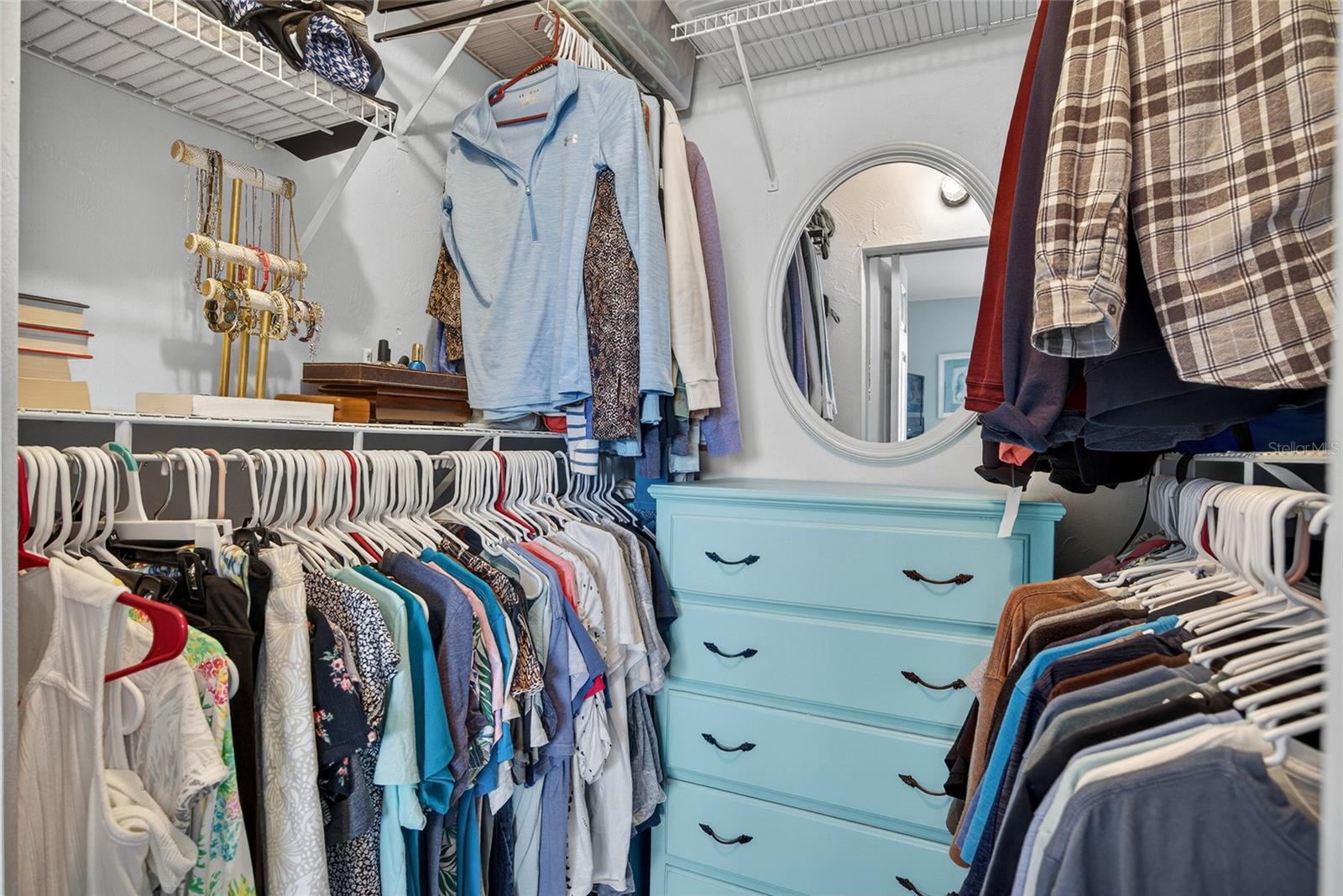 LAKES EDGE PH 03 - Residential