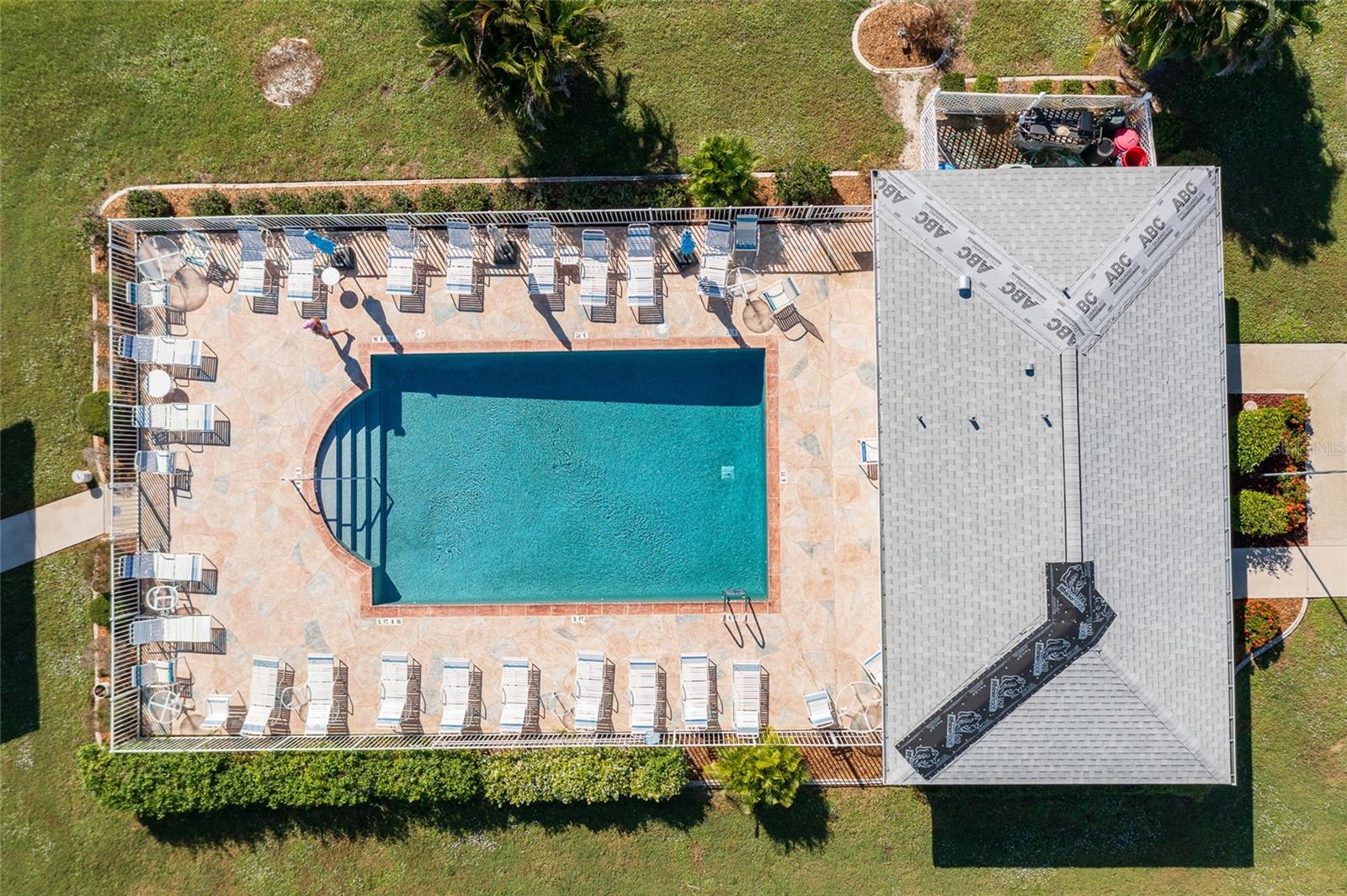 LAKES EDGE PH 03 - Residential