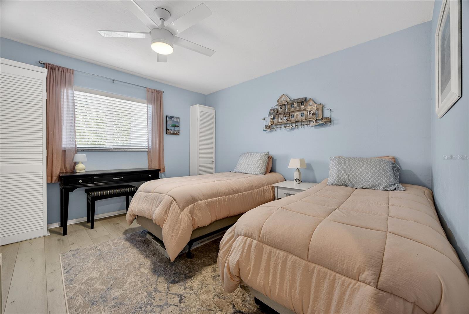 LAKES EDGE PH 03 - Residential