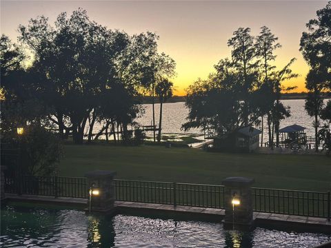 A home in AUBURNDALE