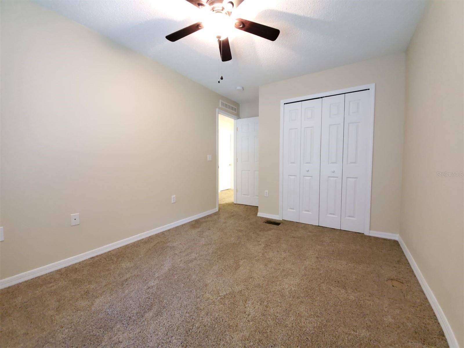 ASHBURN SQUARE TWNHMS - Residential