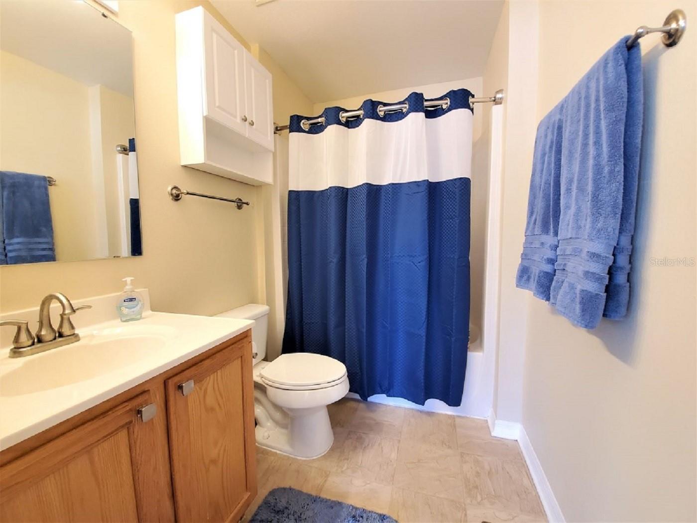 ASHBURN SQUARE TWNHMS - Residential