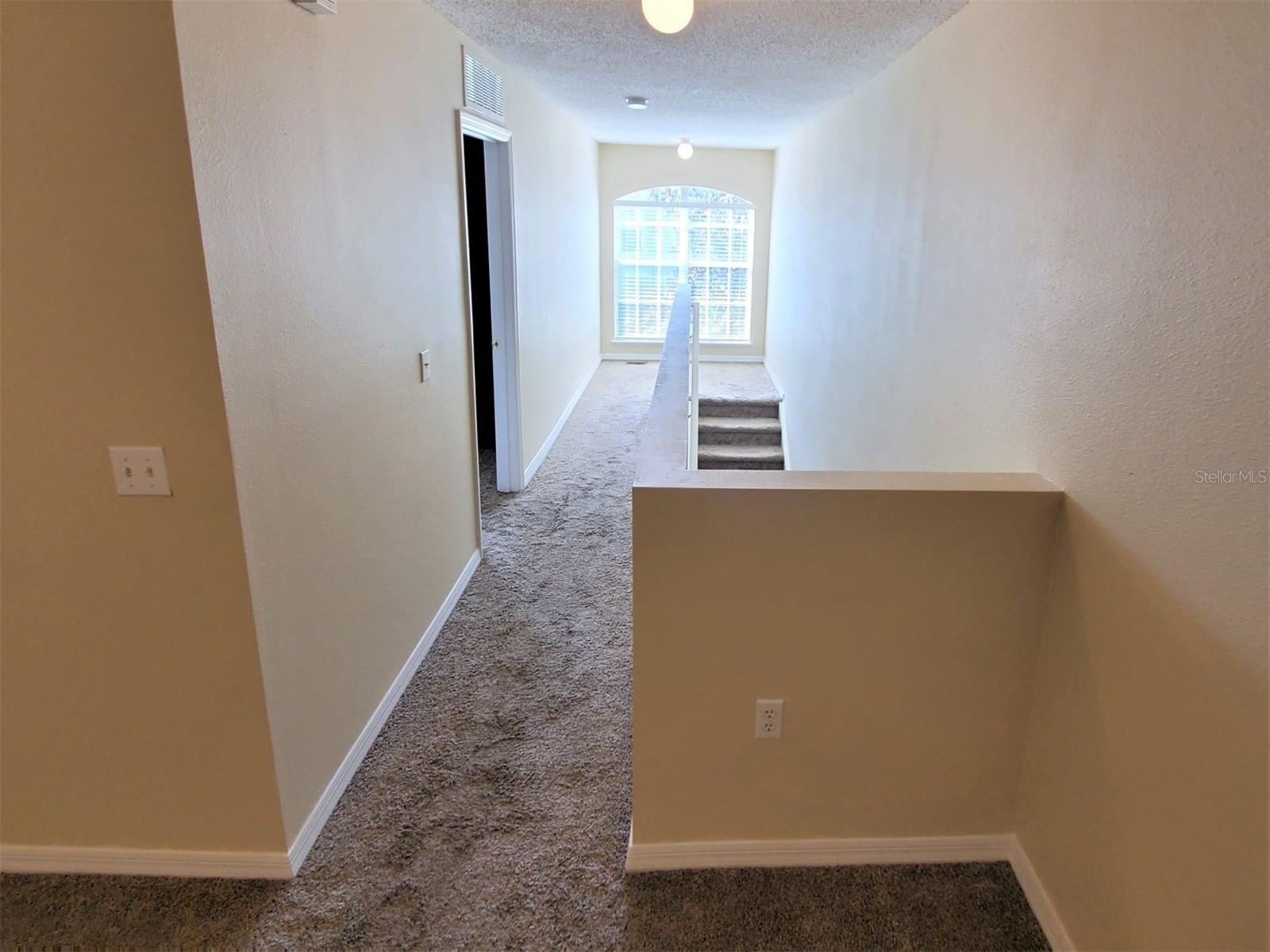 ASHBURN SQUARE TWNHMS - Residential