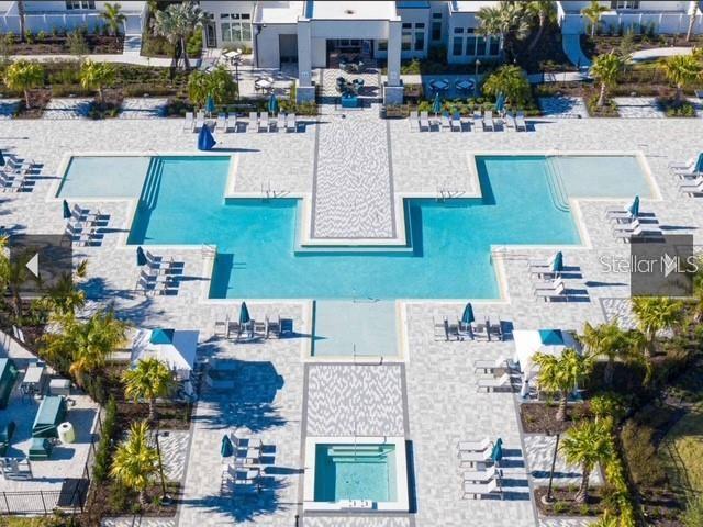 SPECTRUM AT REUNION CONDO PH 13 - Residential