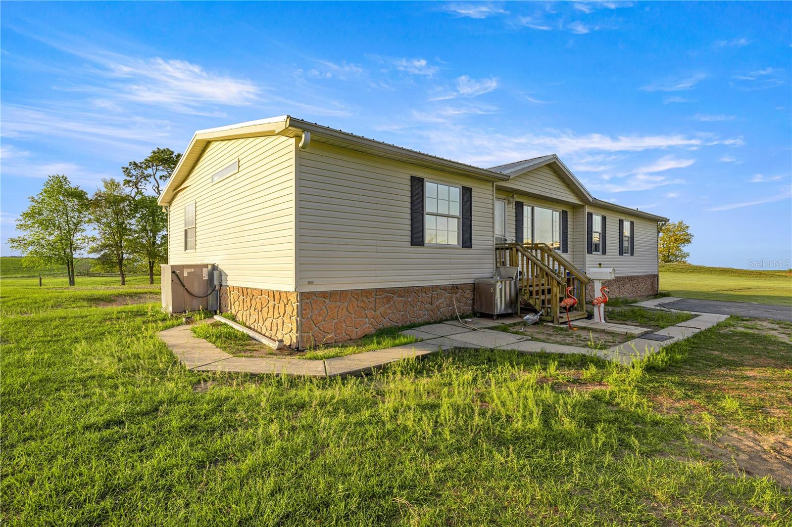 2061 NW 165TH COURT ROAD