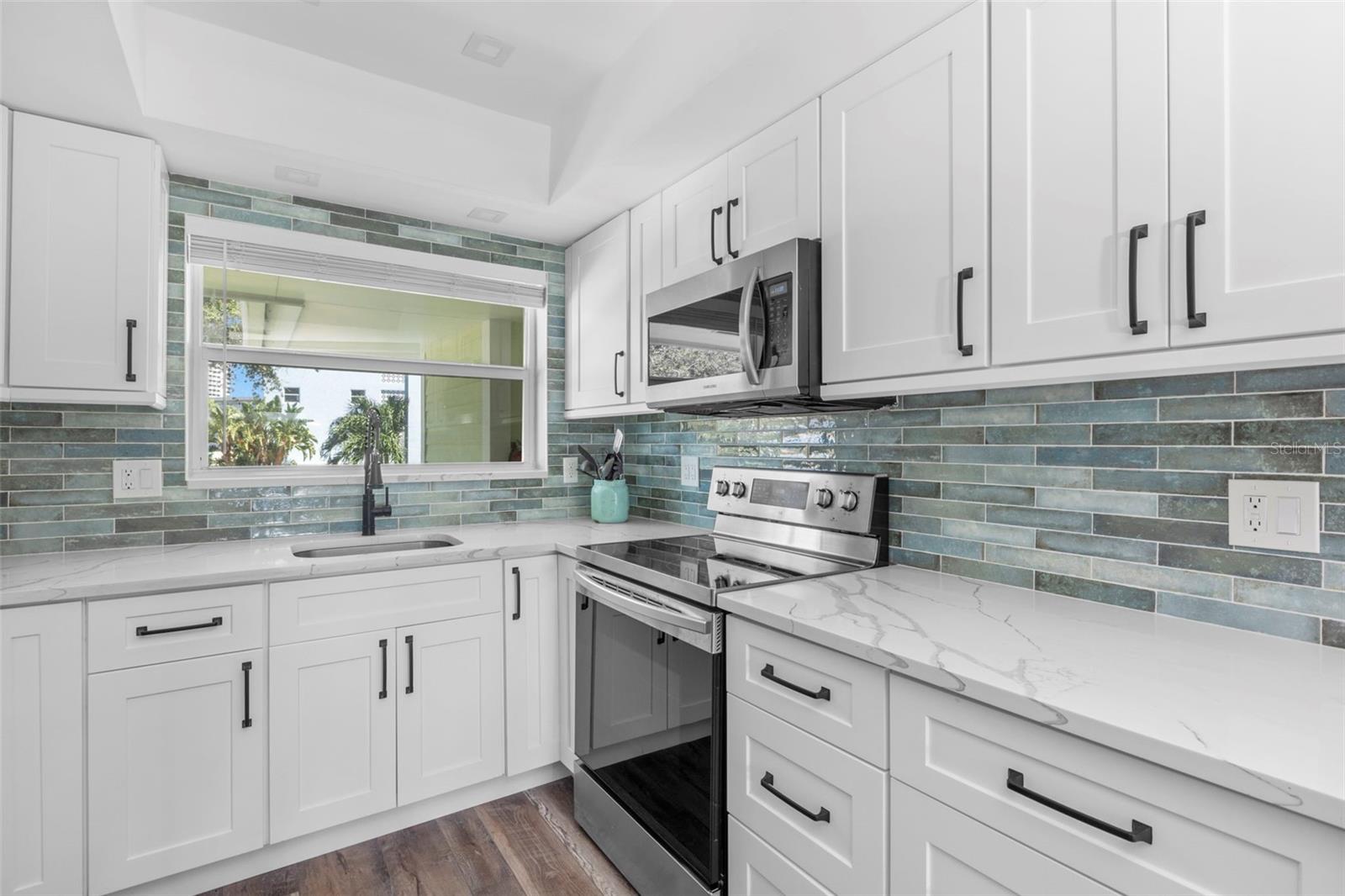 MARINA HARBOUR CONDO - Residential