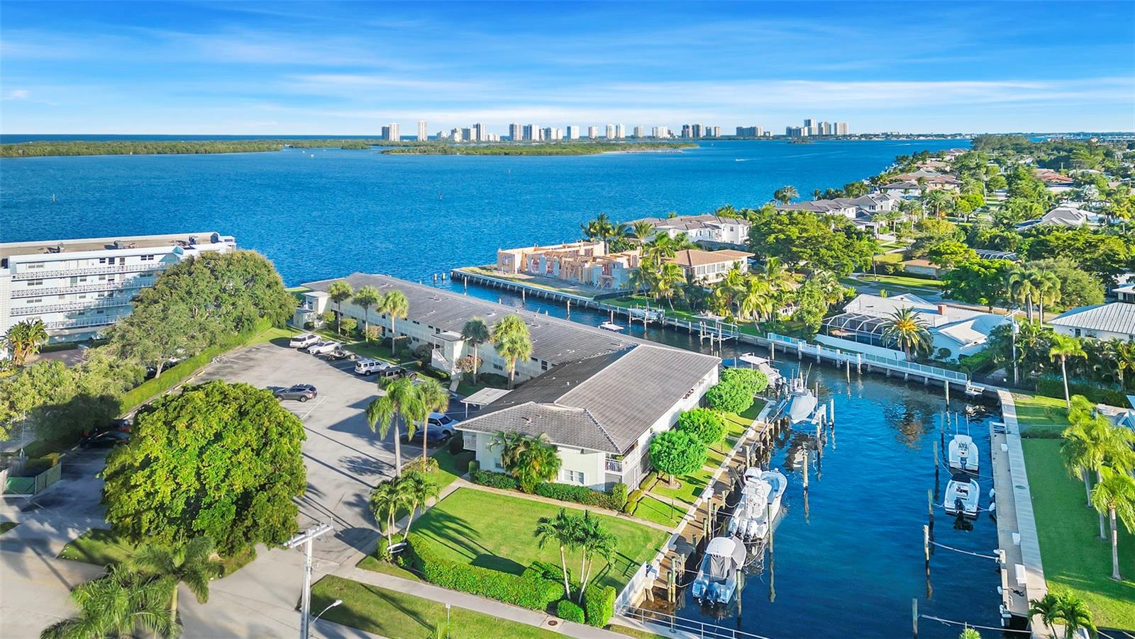 MARINA HARBOUR CONDO - Residential