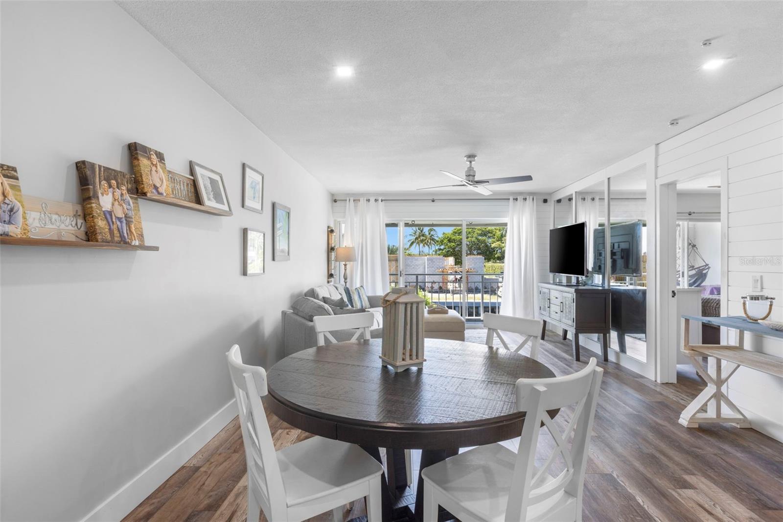 MARINA HARBOUR CONDO - Residential