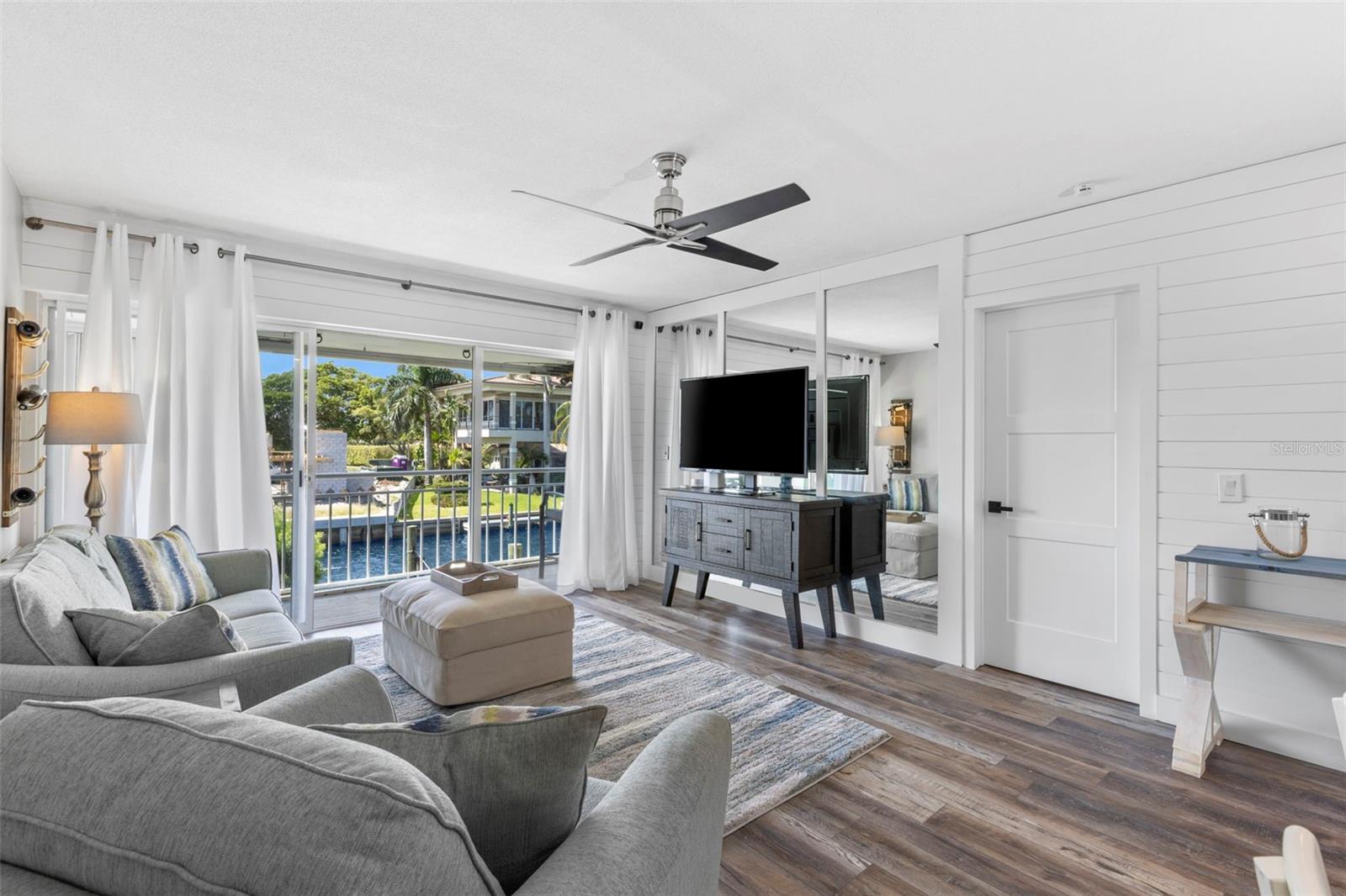 MARINA HARBOUR CONDO - Residential