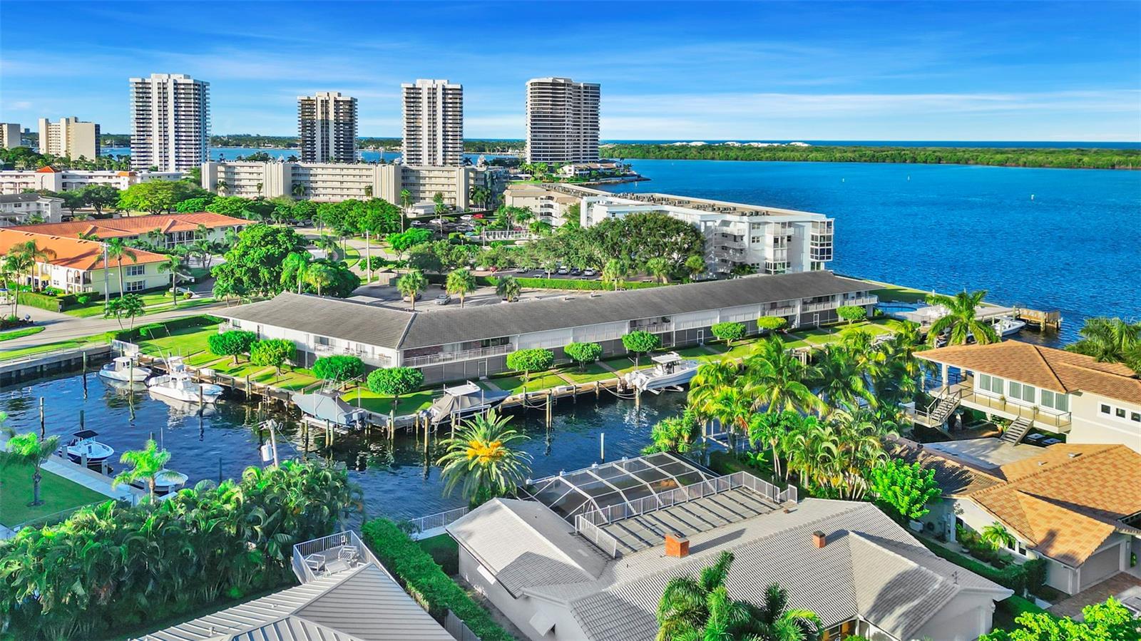 MARINA HARBOUR CONDO - Residential