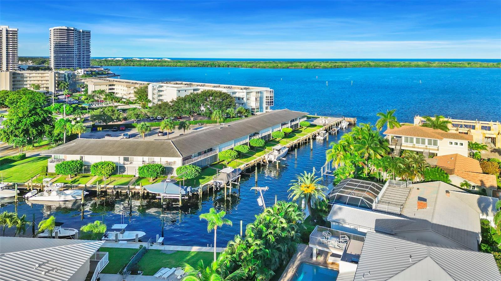 MARINA HARBOUR CONDO - Residential