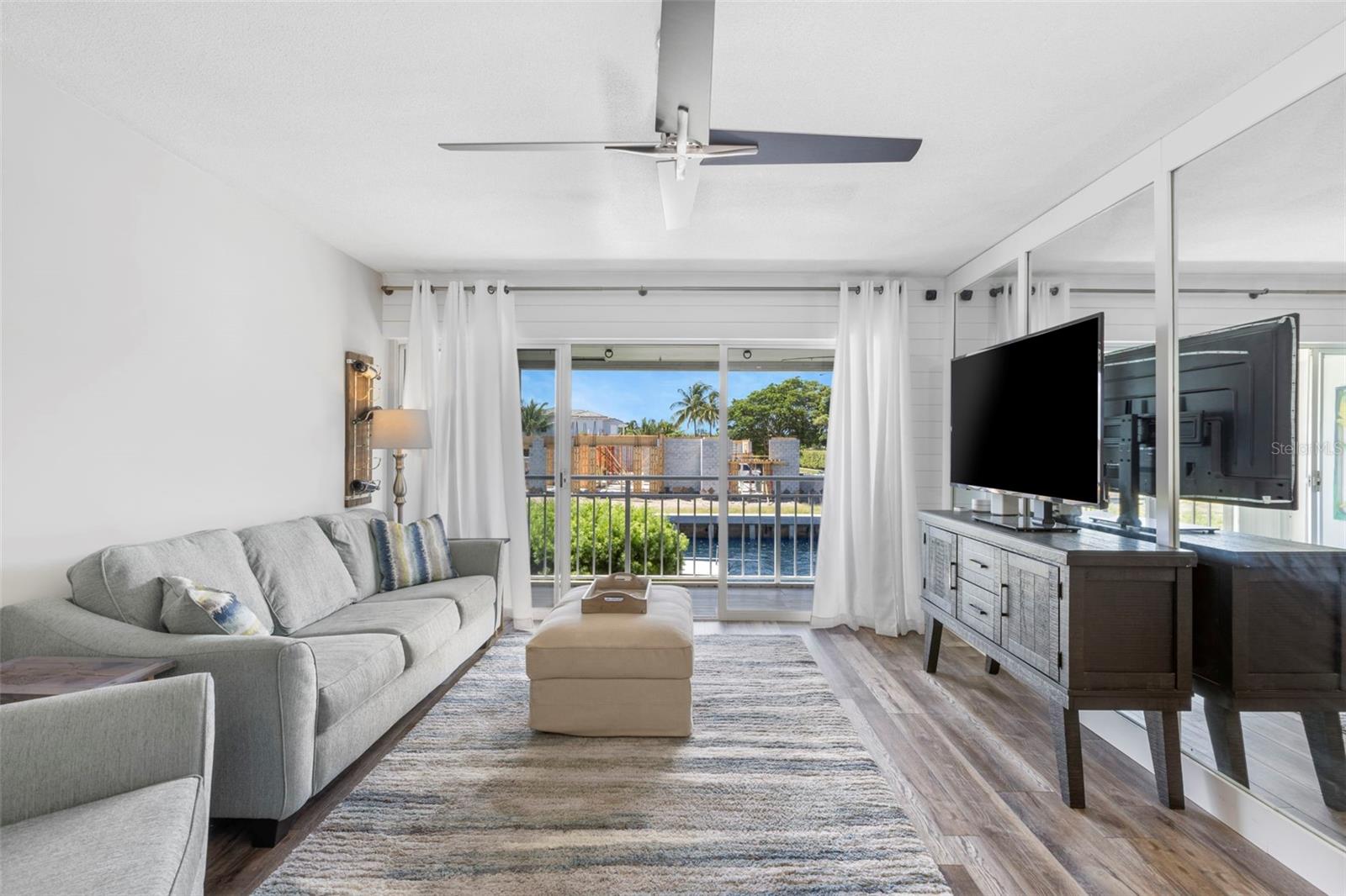 MARINA HARBOUR CONDO - Residential