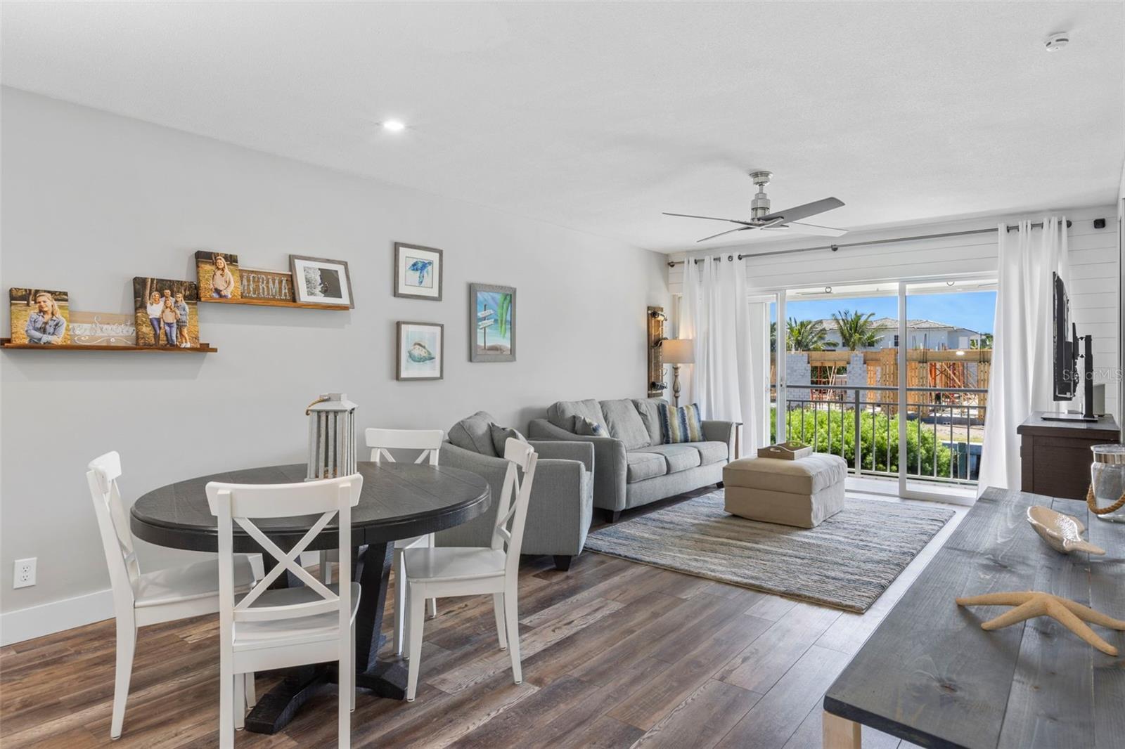 MARINA HARBOUR CONDO - Residential