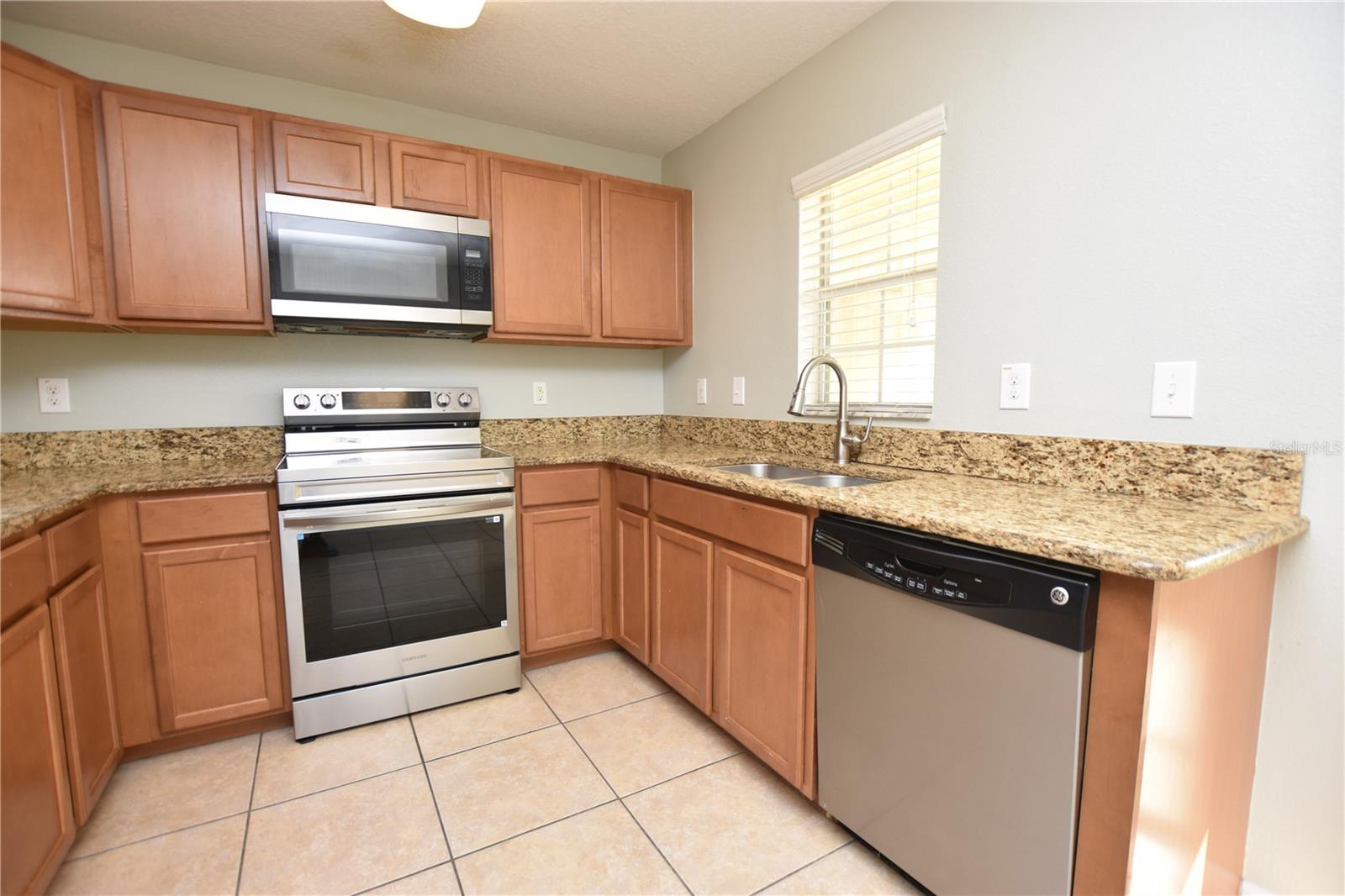 COBBLESTONE LANDING TWNHMS CONDO - Residential Lease