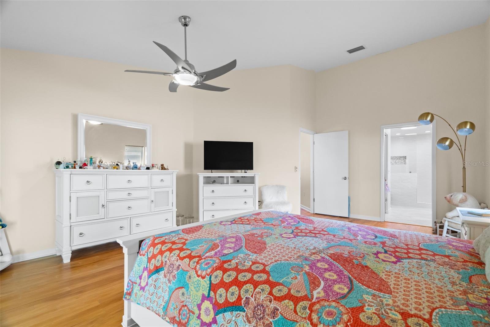 CREEKSIDE - Residential