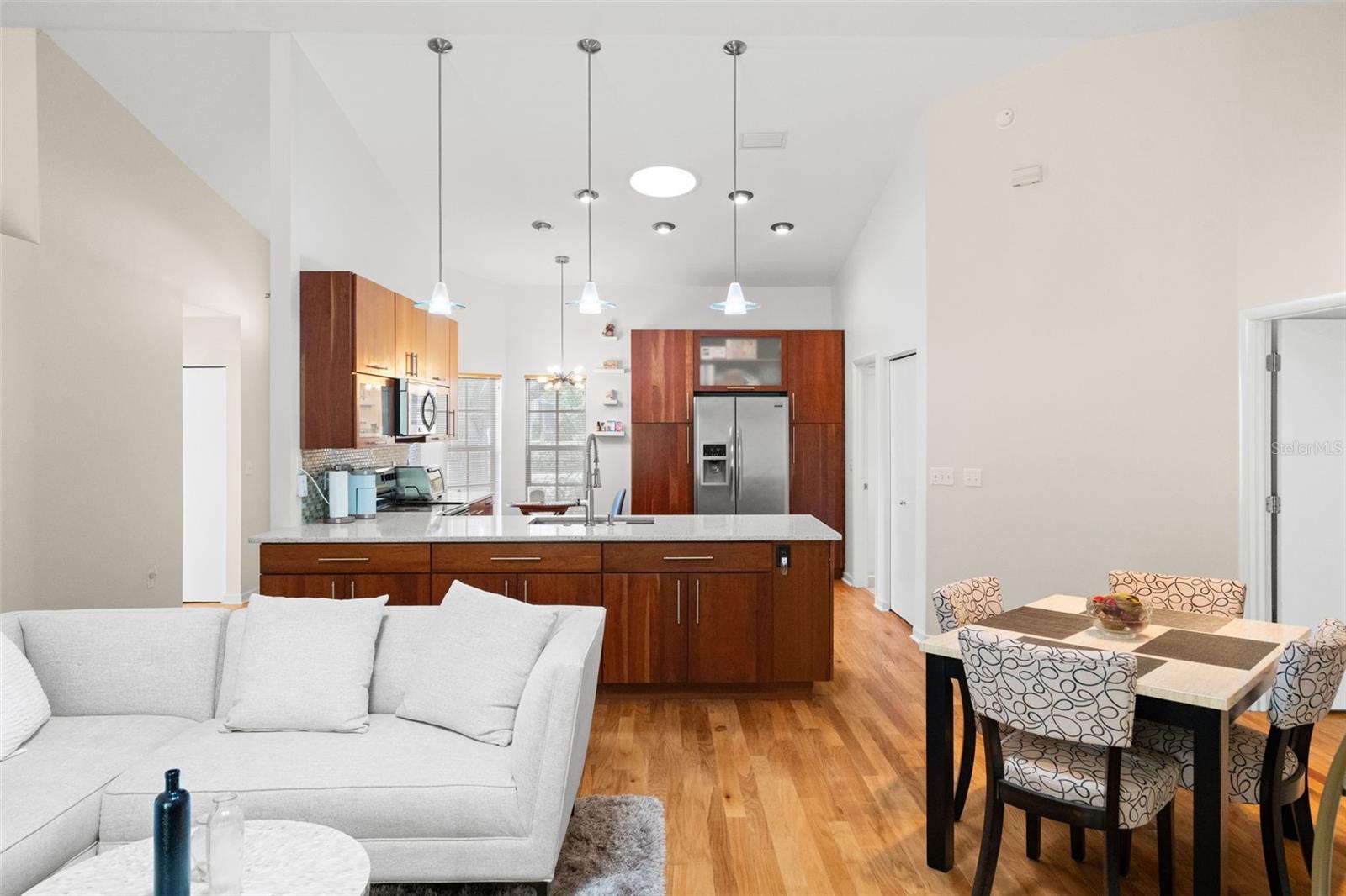 CREEKSIDE - Residential