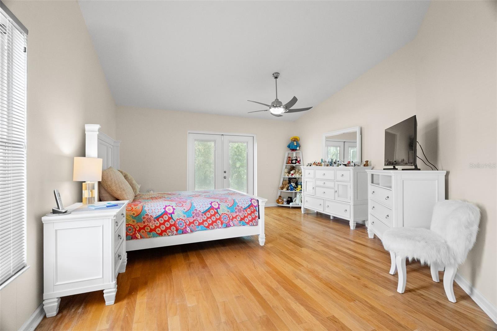 CREEKSIDE - Residential