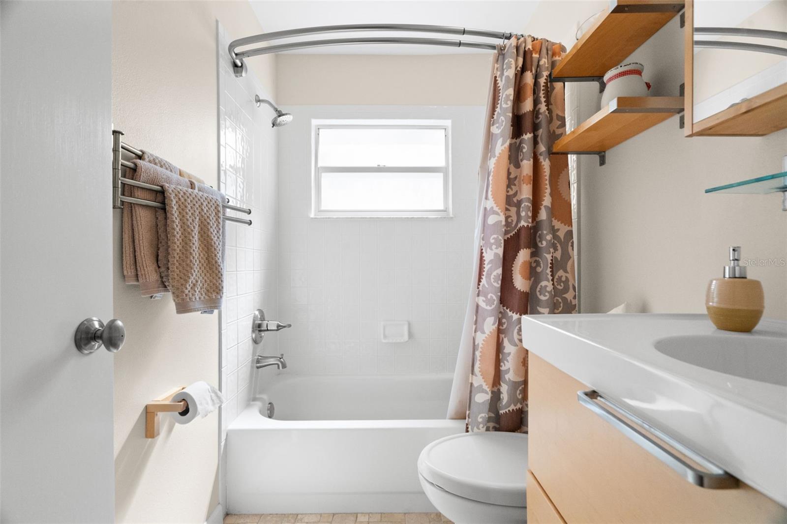 CREEKSIDE - Residential