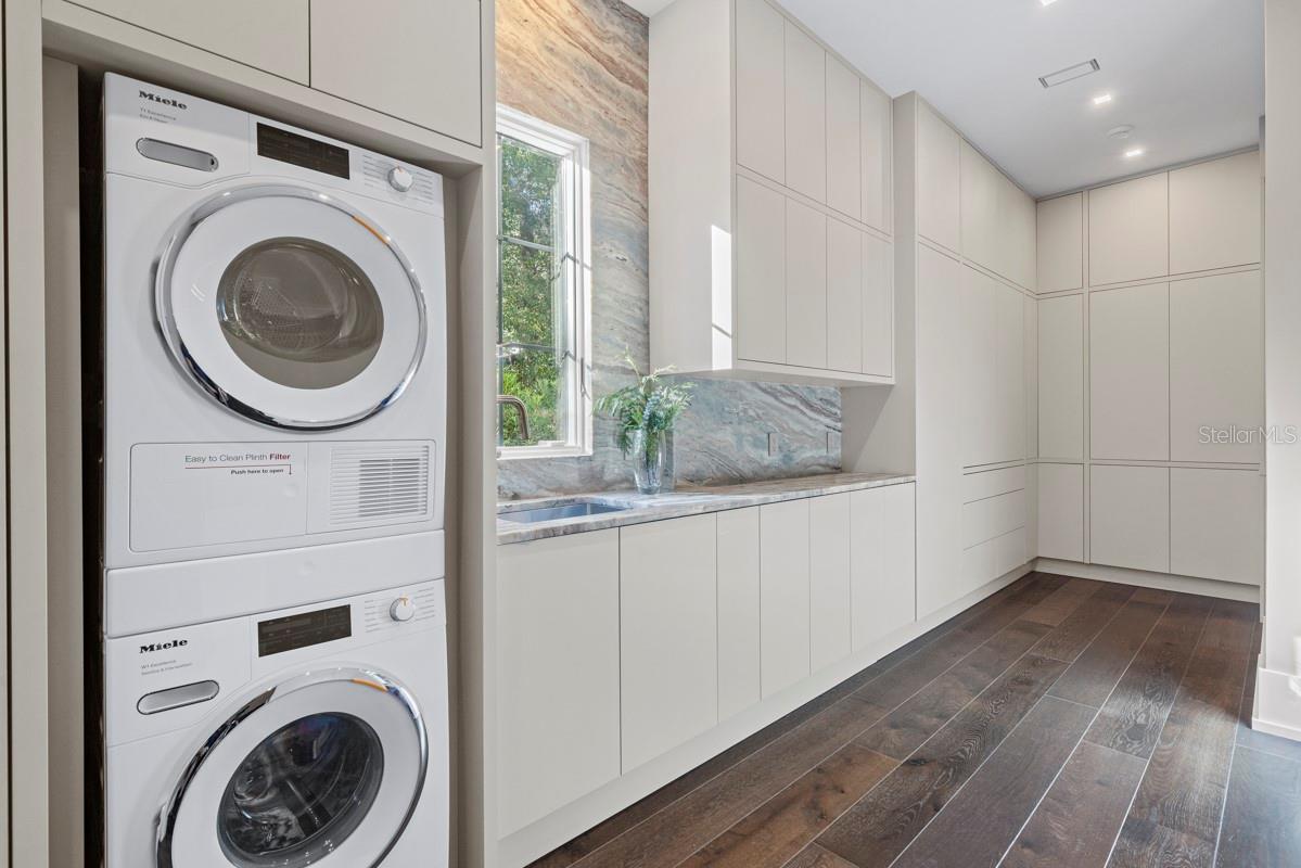 CLOISTER GROVE SUB - Residential