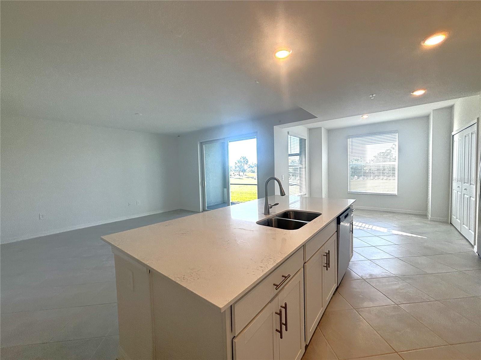 WELLEN GOLF & COUNTRY CLUB - Residential Lease