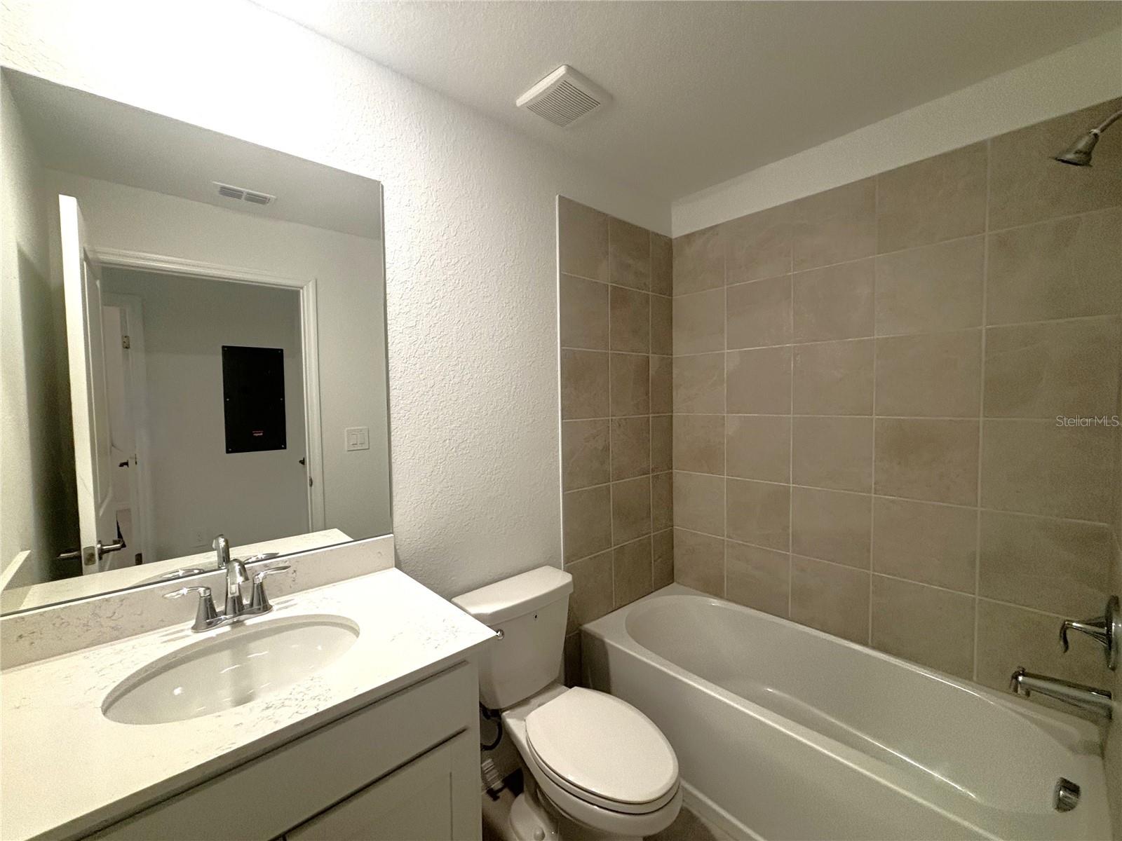 WELLEN GOLF & COUNTRY CLUB - Residential Lease