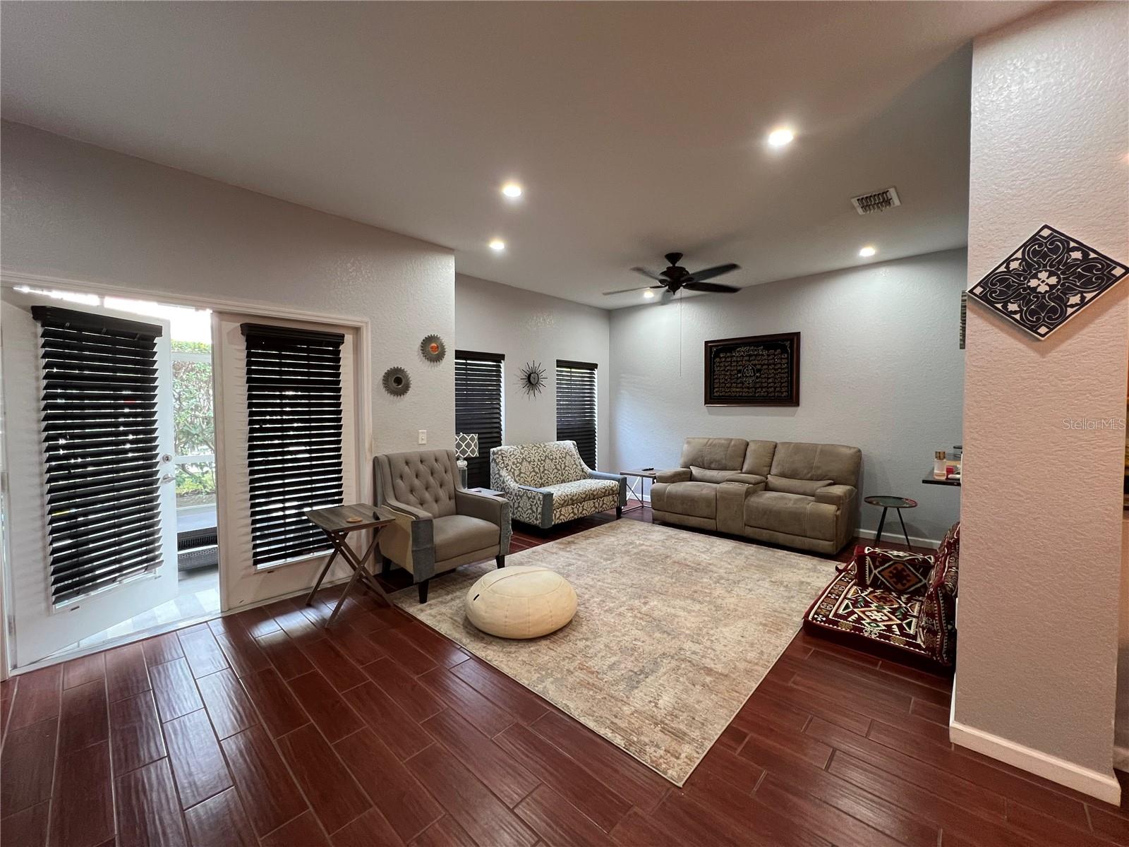 WEXFORD TWNHMS - Residential