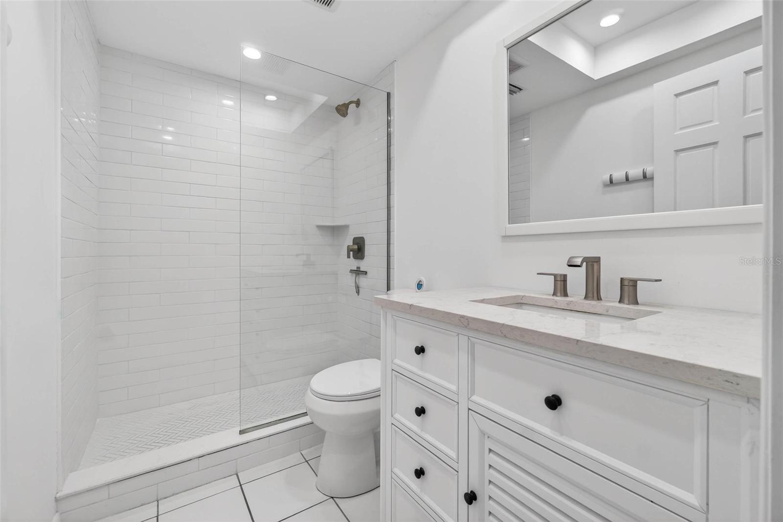 SUNSET PLAZA EAST APTS CONDO - Residential