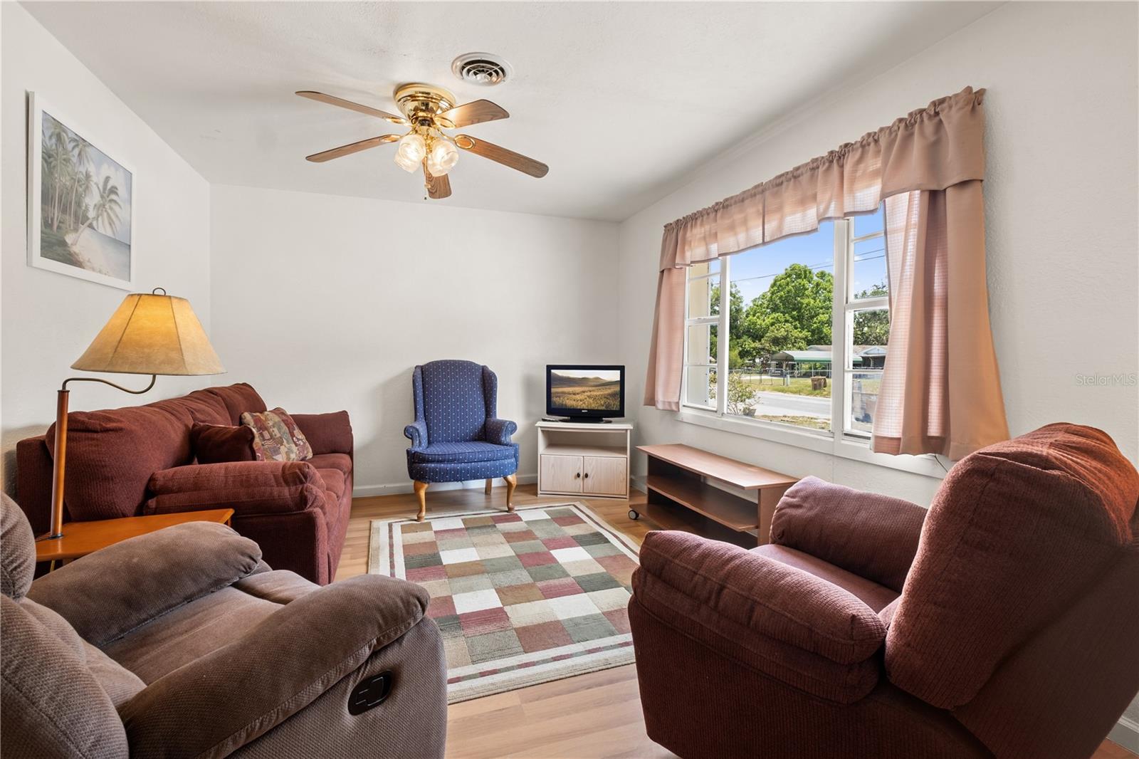 1125 EMERALD DRIVE