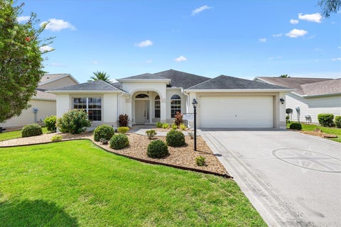 Photo of 2292 Jonesbury Run, The Villages, FL 32162 (MLS # TB8544610)