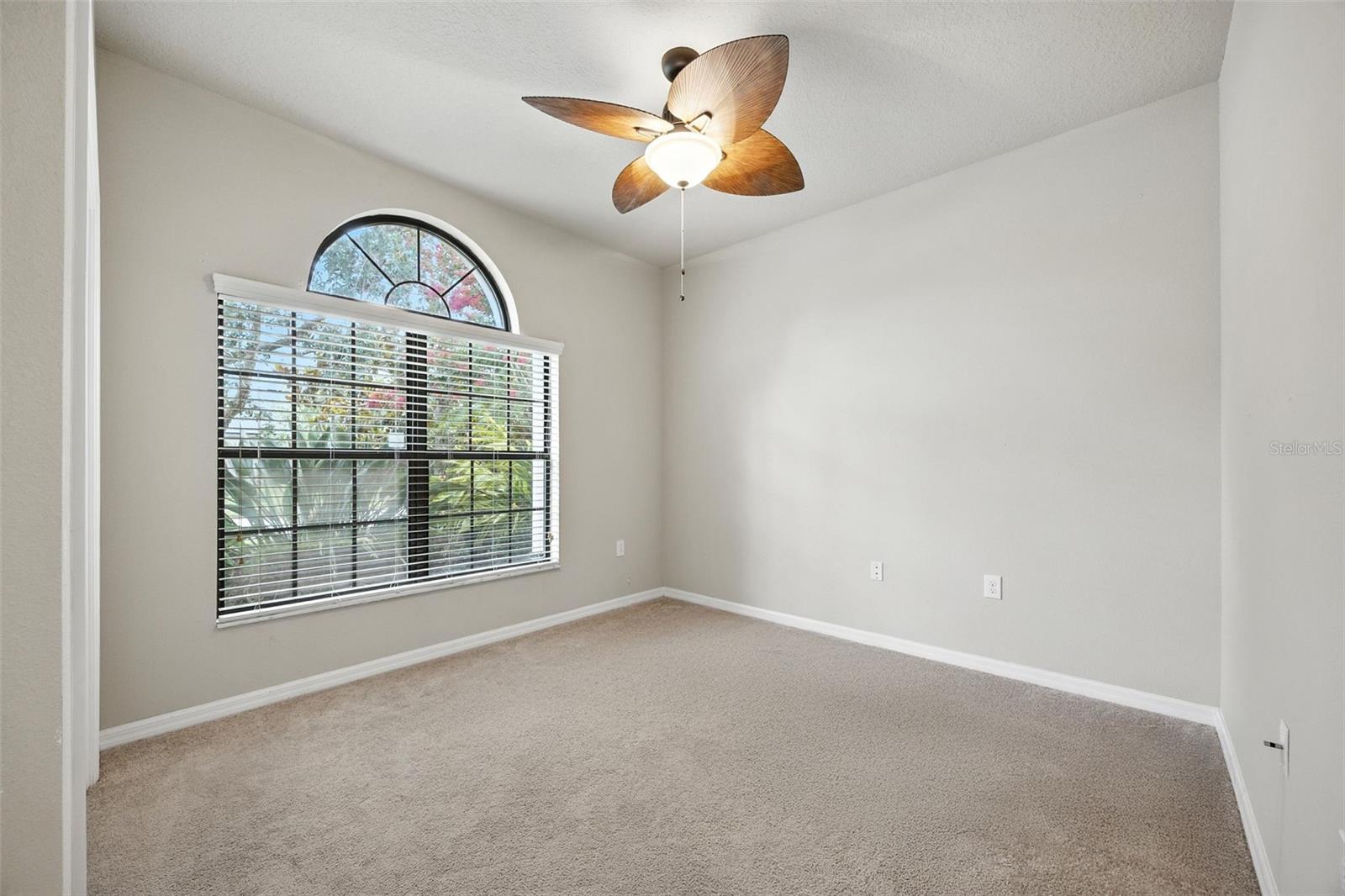 5962 LEXINGTON DRIVE