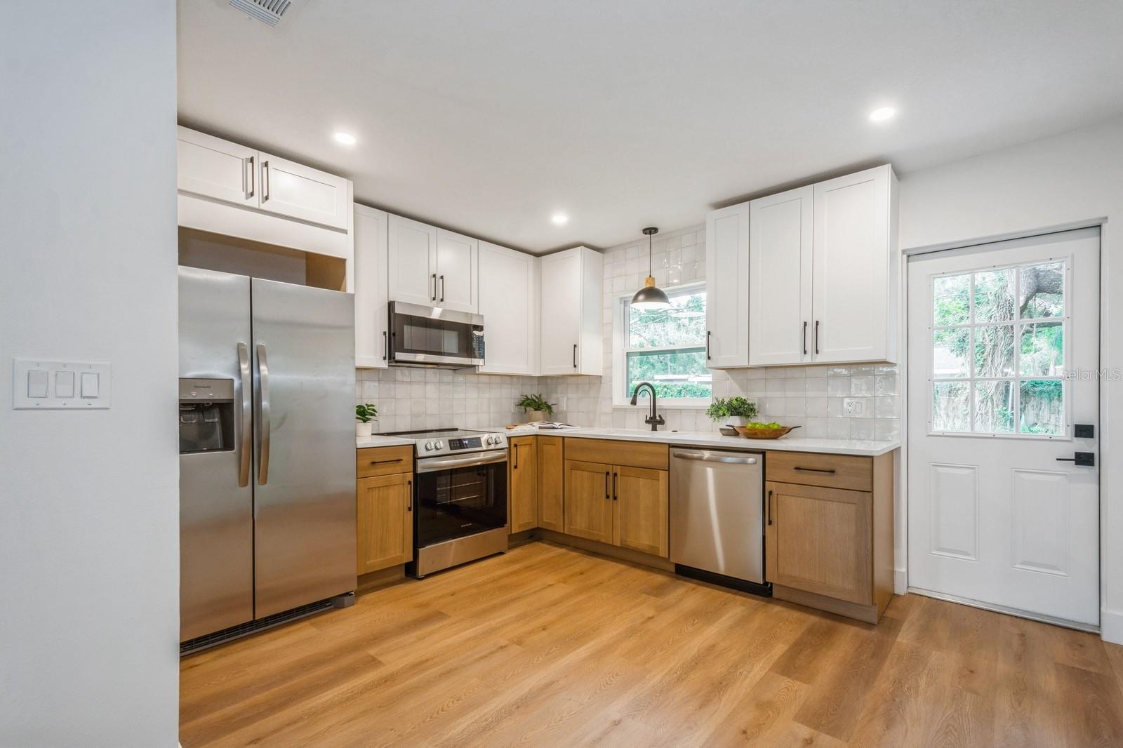 1747 SANTA ANNA DRIVE