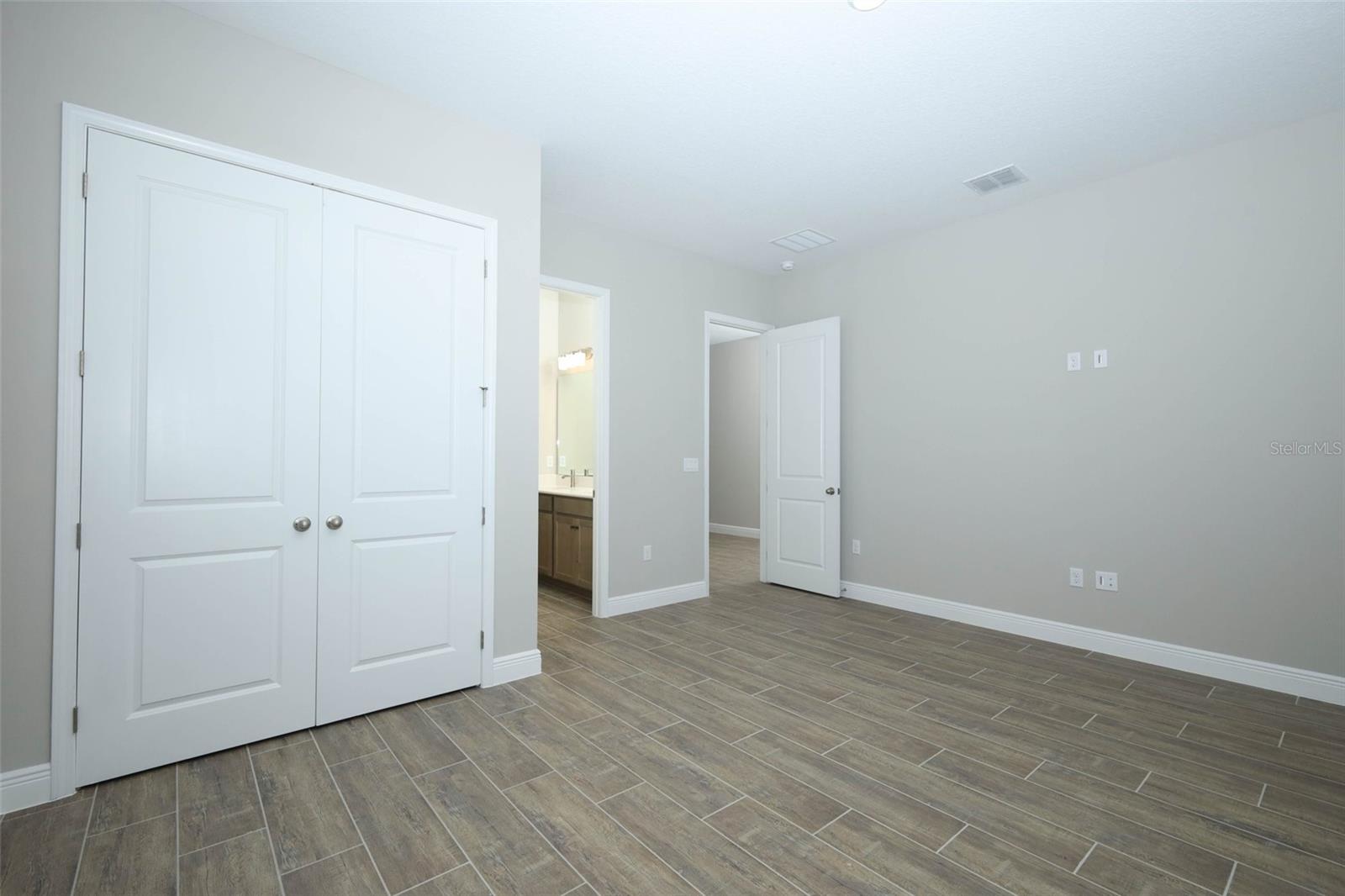 LAUREATE PK PCL N-2 PH 1 - Residential Lease