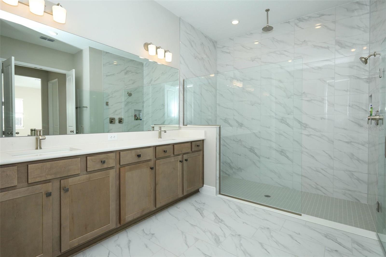 LAUREATE PK PCL N-2 PH 1 - Residential Lease