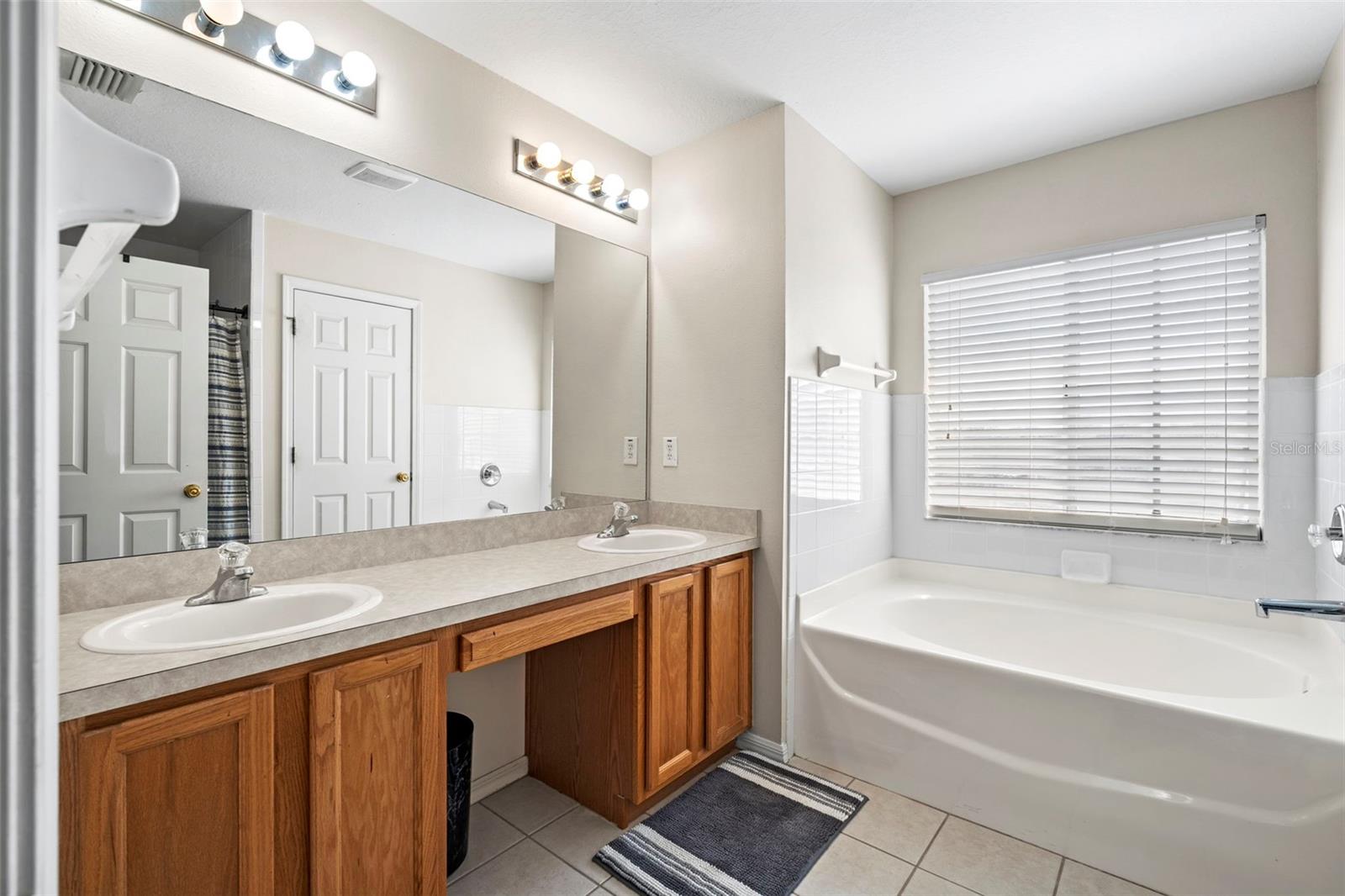 CHAPEL PINES A & B PH 02 01C - Residential