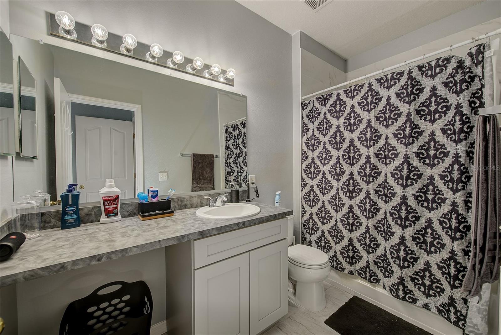 SOUTH BAY LAKES UNIT 02 - Residential