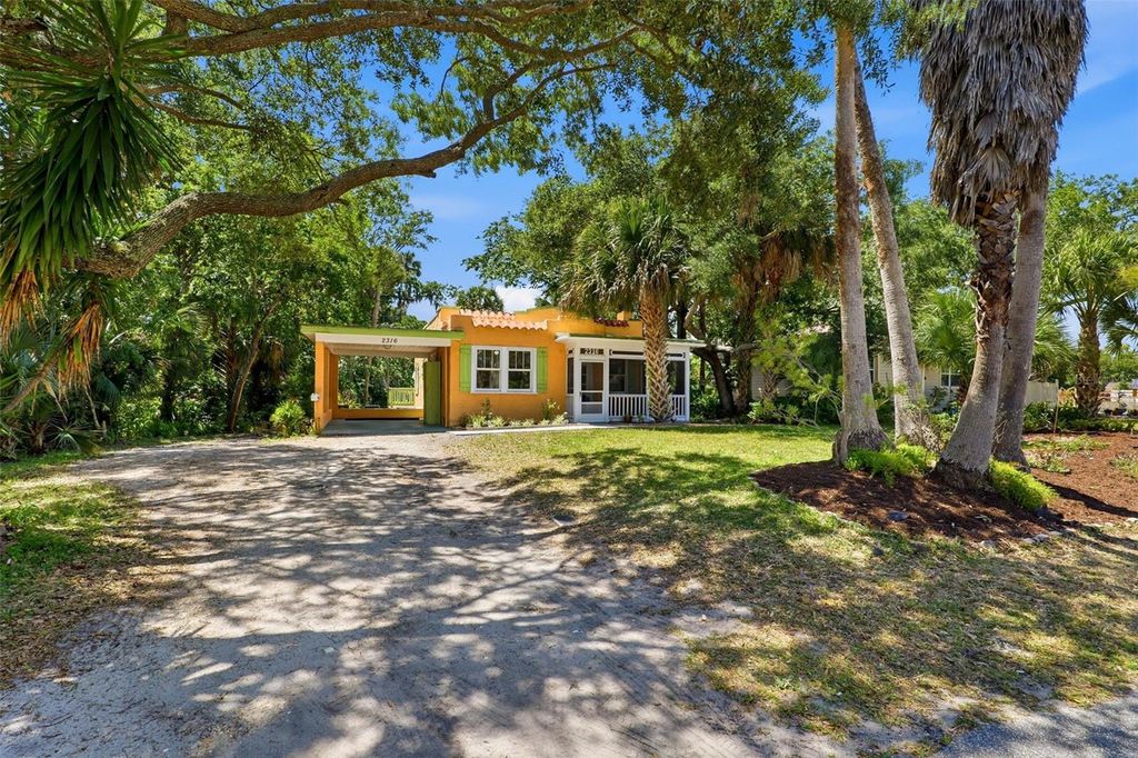 Photo of 2316 Country Club Road, Melbourne, FL 32901 (MLS # O6405939)