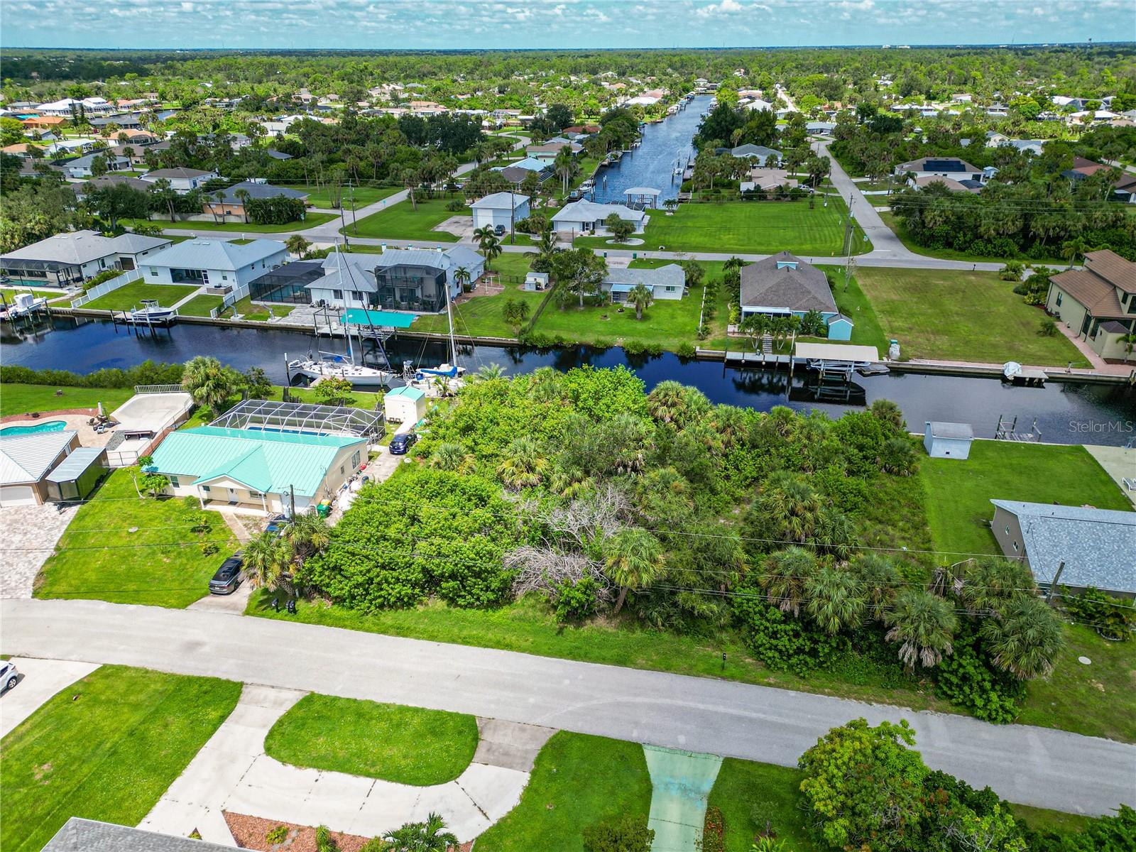 PUNTA GORDA ISLES SEC 79 - Land
