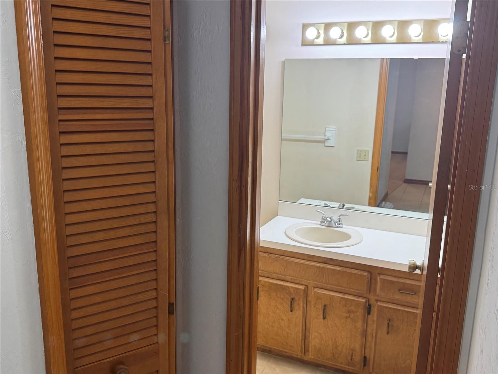 MILE RUN PH II UNIT B-2 - Residential