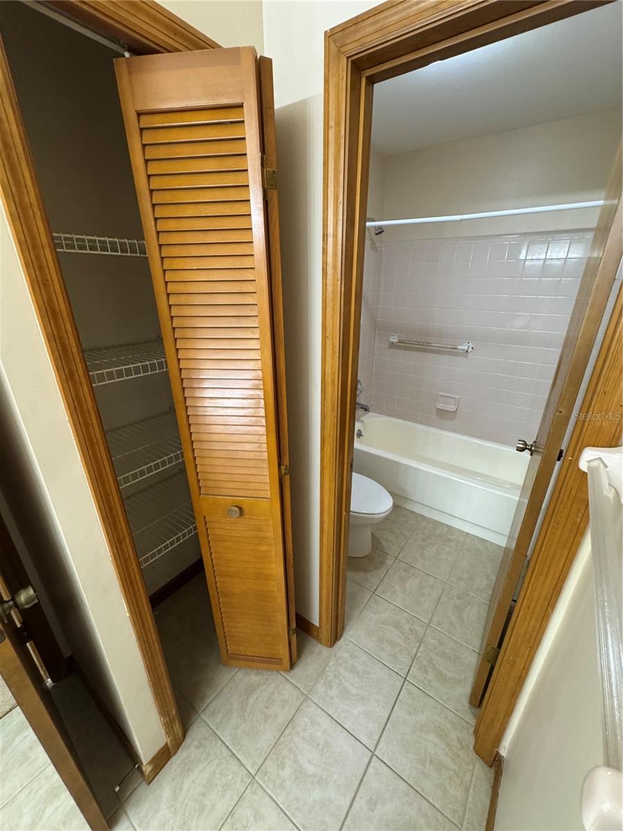 MILE RUN PH II UNIT B-2 - Residential