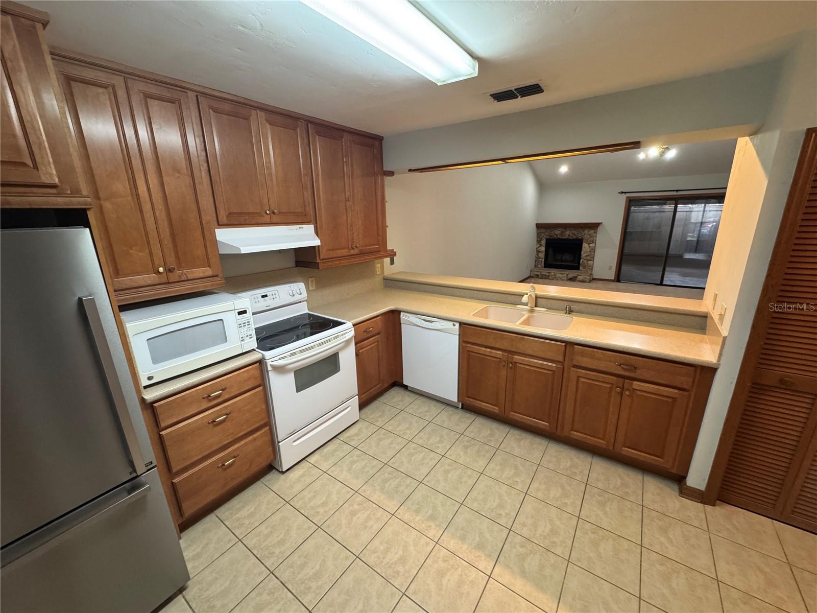 MILE RUN PH II UNIT B-2 - Residential