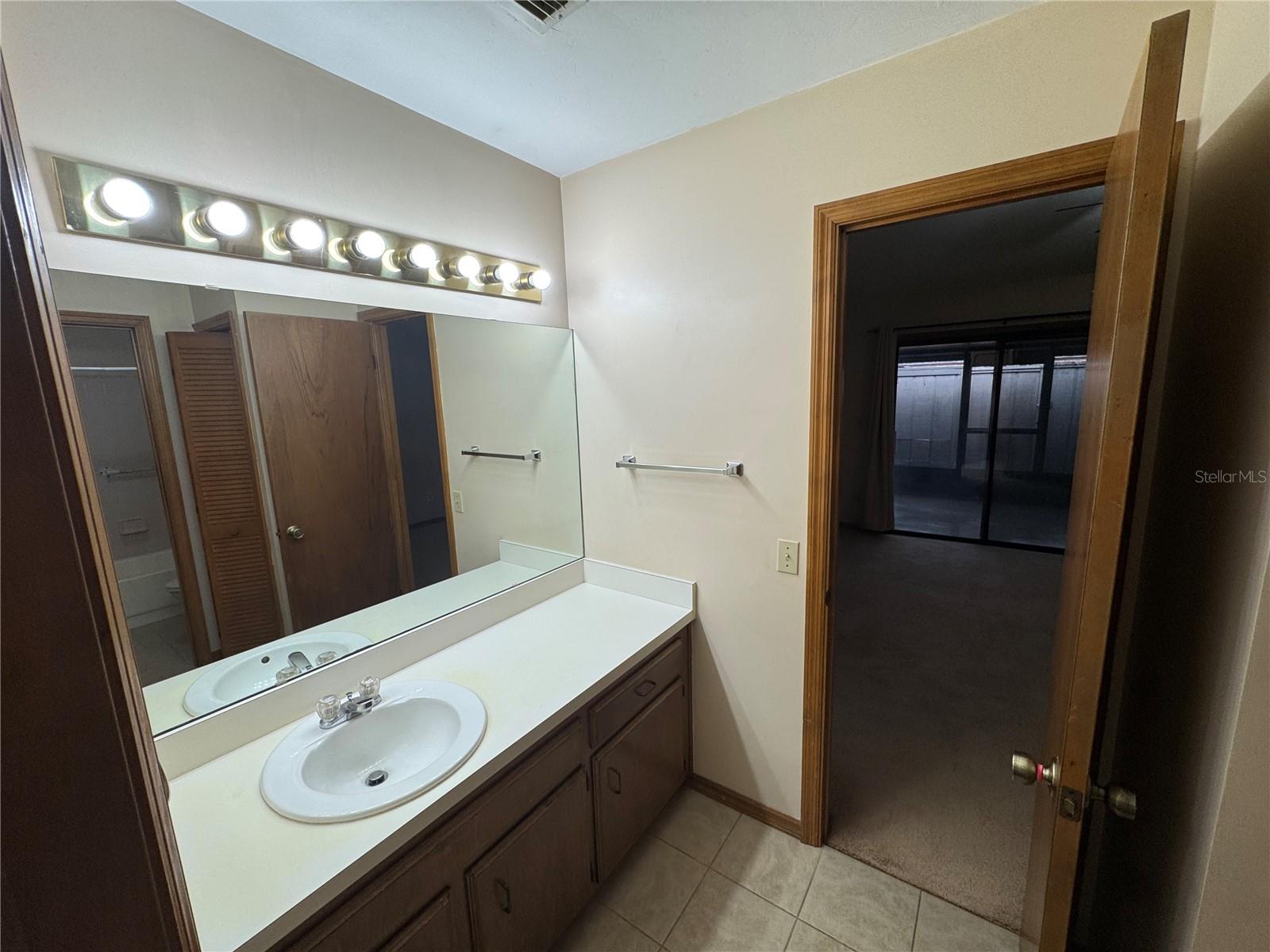 MILE RUN PH II UNIT B-2 - Residential