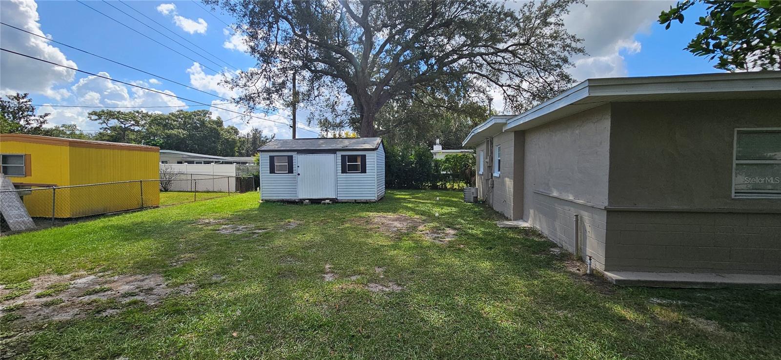 SUNLAND ESTATES - Residential Lease