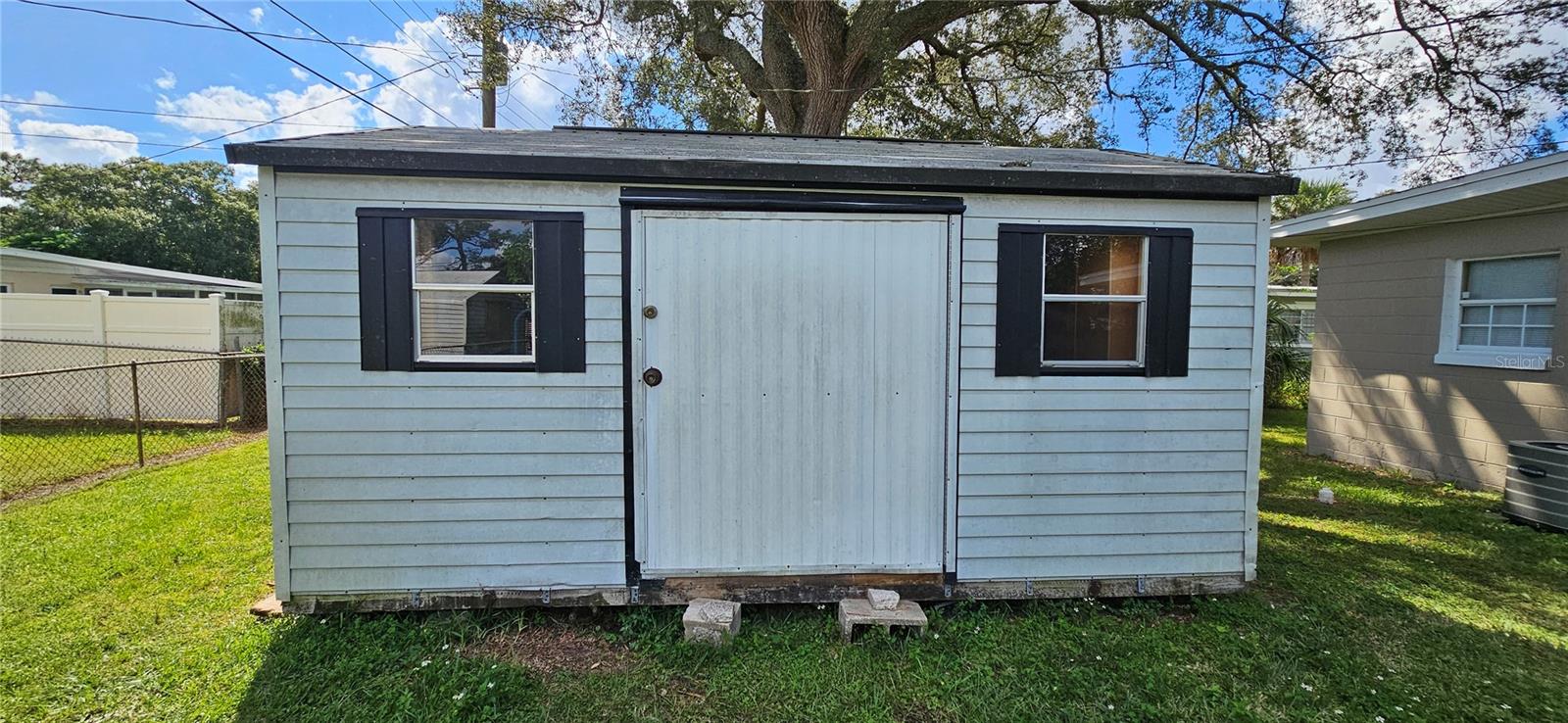 SUNLAND ESTATES - Residential Lease