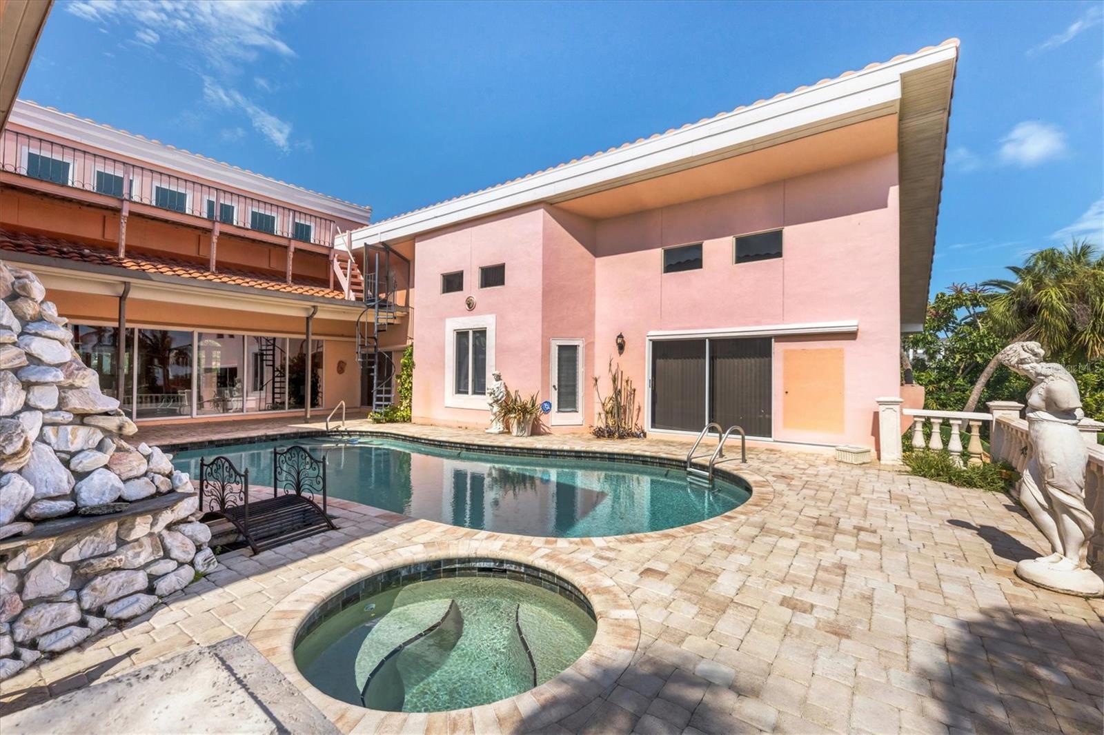 BAY ISLES - Residential