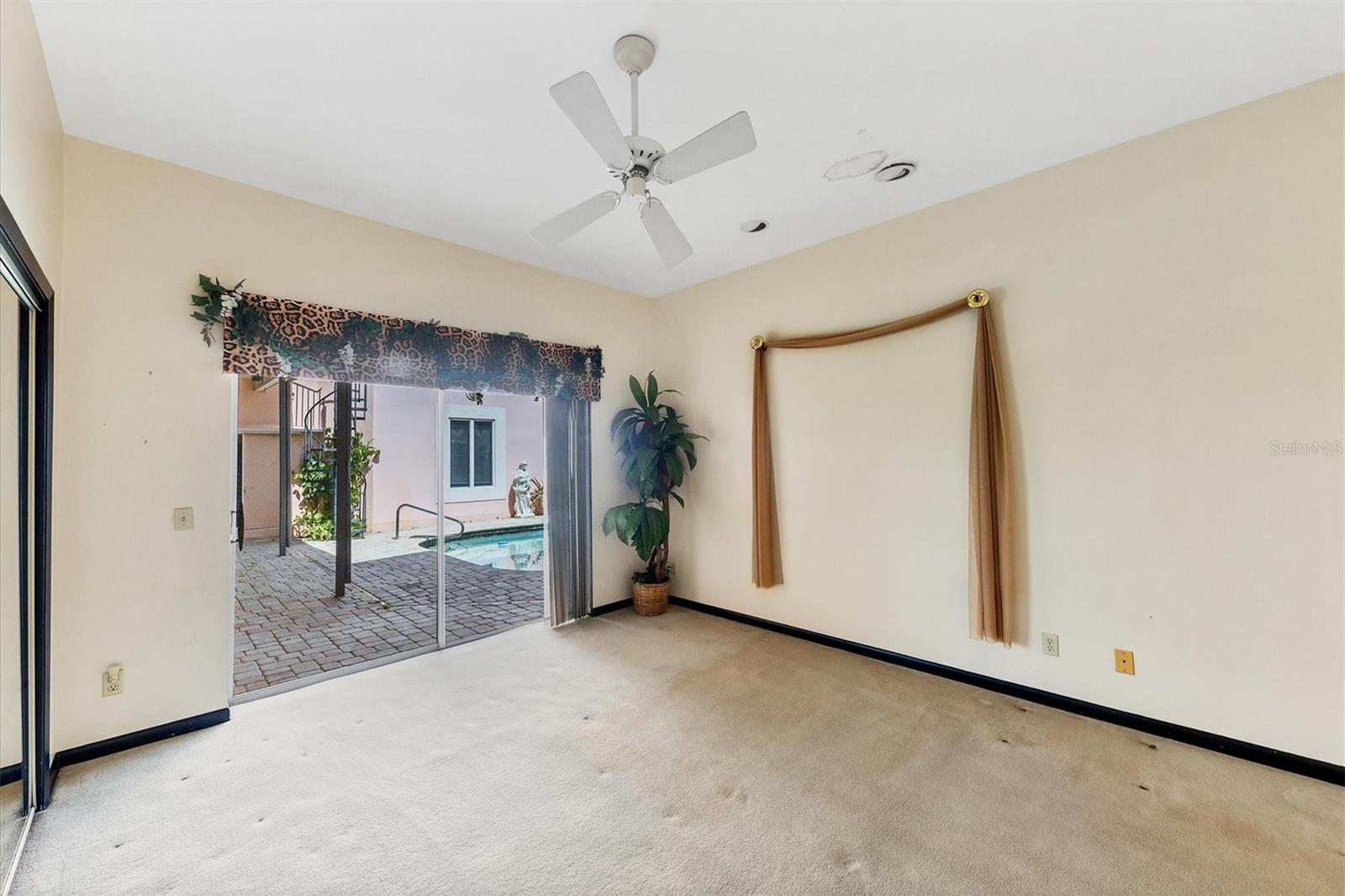 BAY ISLES - Residential