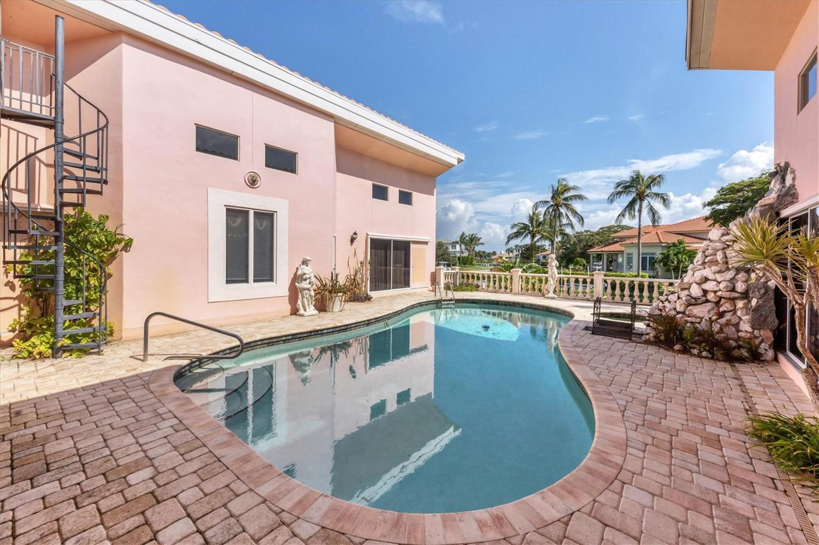 BAY ISLES - Residential