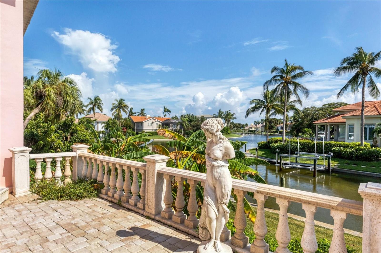 BAY ISLES - Residential