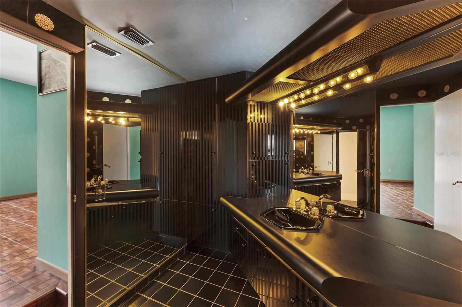 BAY ISLES - Residential