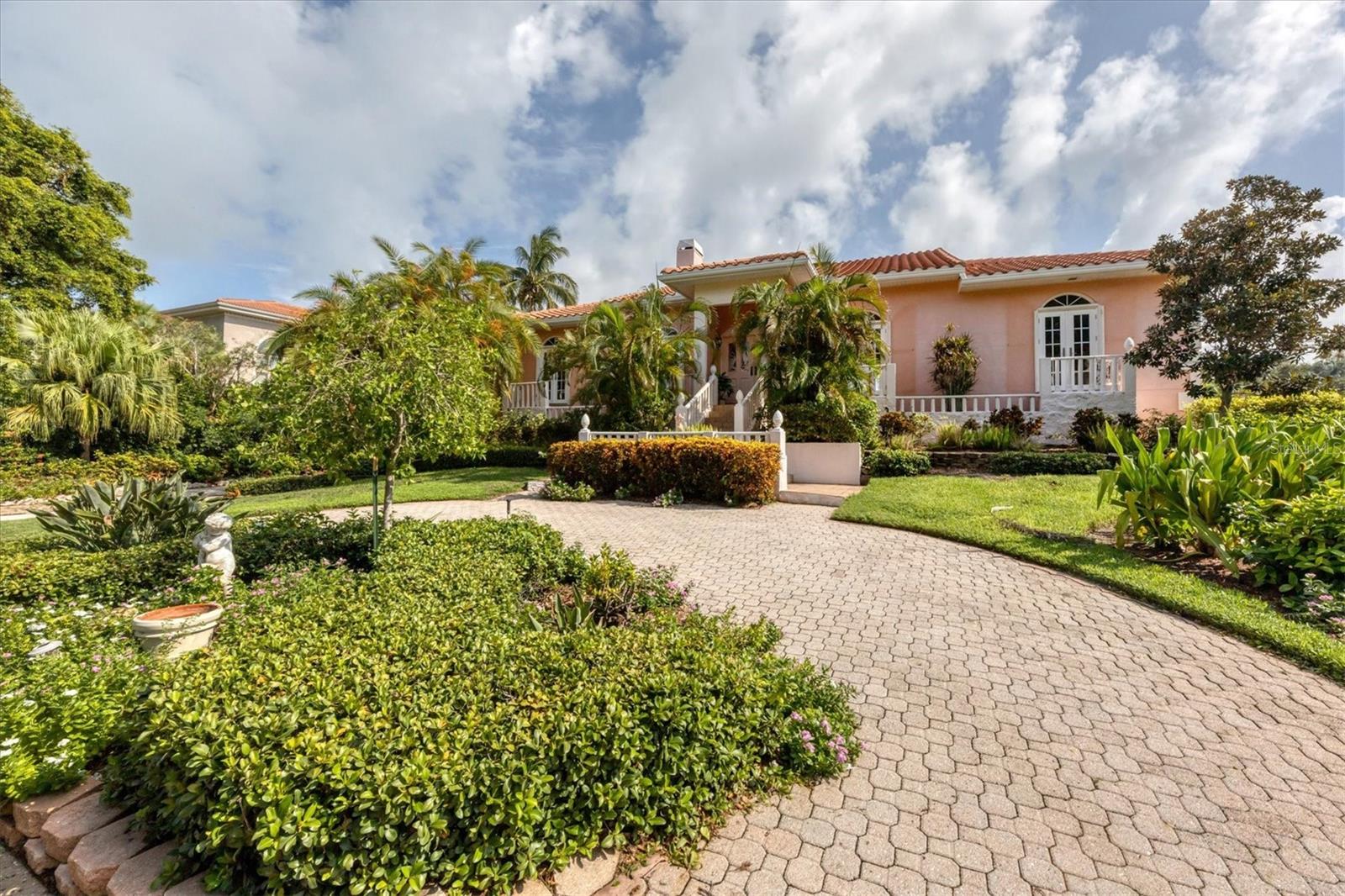 BAY ISLES - Residential